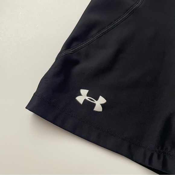Under Armour Shorty Shorts 4” Women’s Size Small - Picture 5 of 6